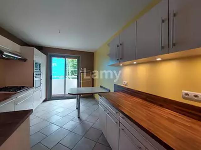 location appartement, 93.39 m² terrasse parking