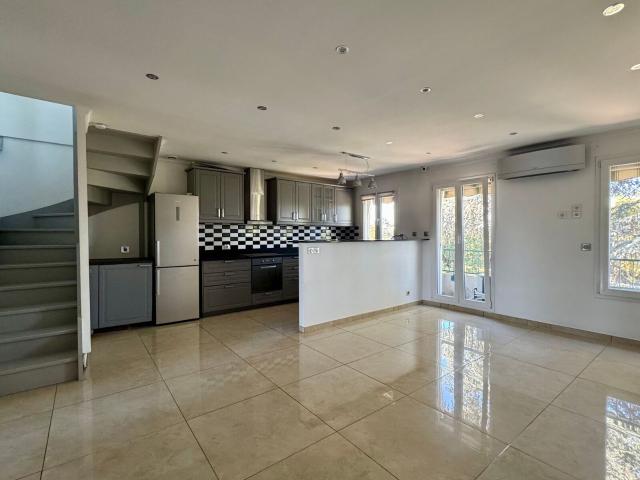 Location appartement, 102.05 m² T 4 à Champigny sur Marne, 2 100 €