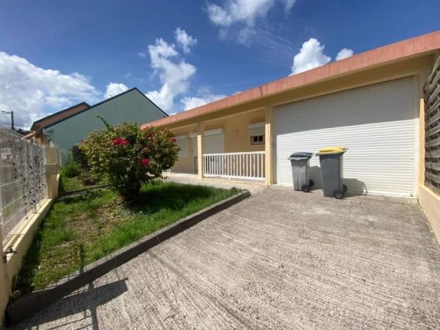 Location Appartement 102m² 4 pièces Fort de france