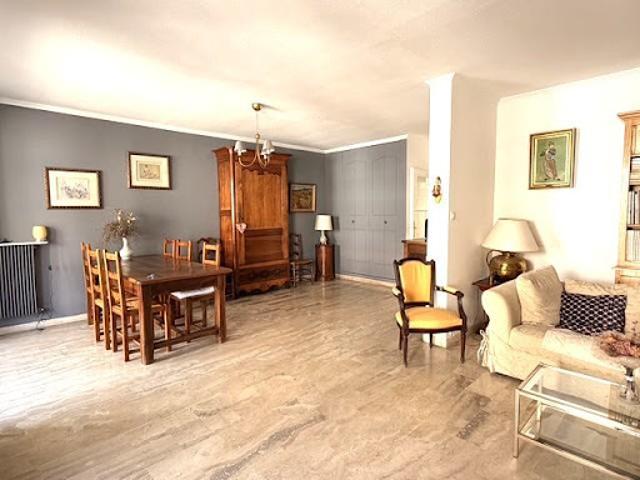 Location Appartement 103 m2 Nimes