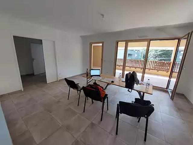 location appartement, 107.86 m²