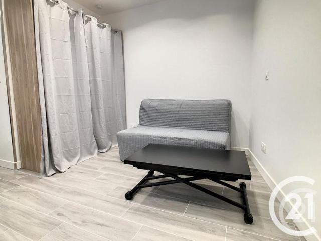 Location Appartement 17 m² à Vitry sur Seine 680 ¤ CC /mois