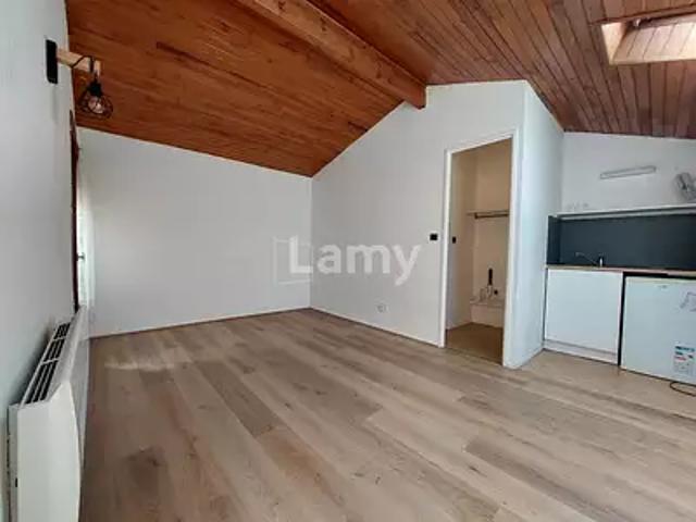 location appartement, 18.0 m² au dernier étage