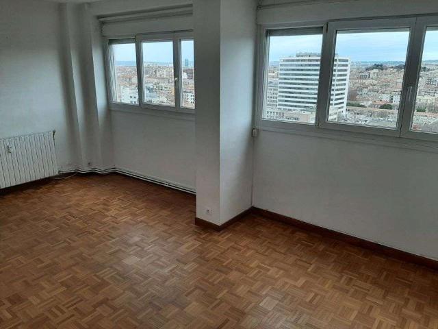 Location appartement 1 pièce Marseille 5e 13