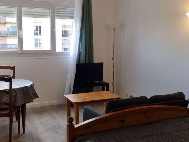 Location appartement 1 pièce Maurepas 78