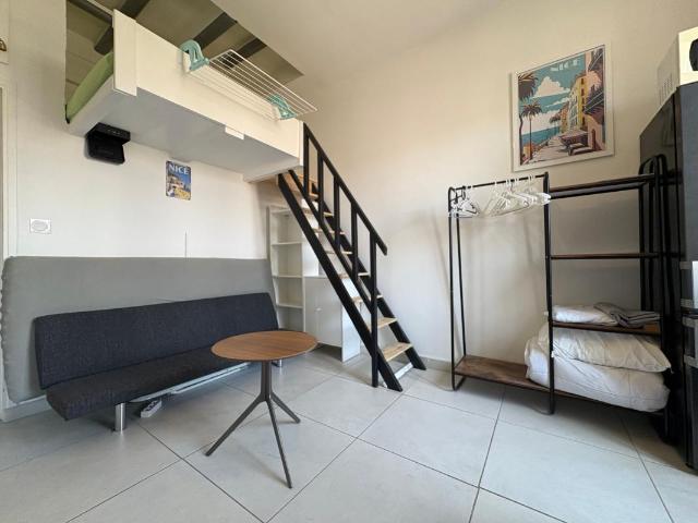 Location Appartement 1 pièce Meublé 13m² NICE 06000