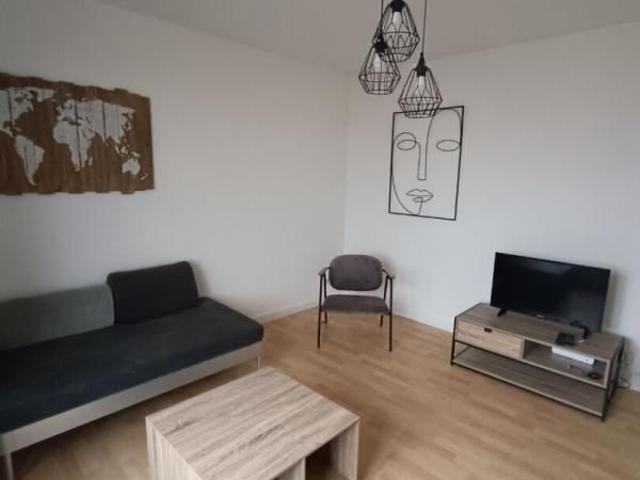 Location Appartement 1 pièce Meublé 10m² ST BRIEUC 22000