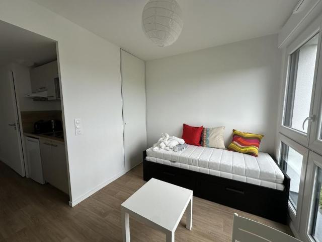 Location Appartement 1 pièce Meublé 17m² NANTES 44300