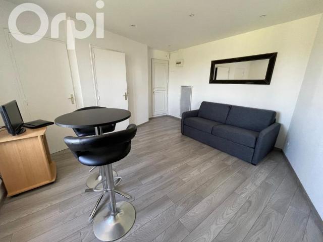 Location Appartement 1 pièce Meublé 19m² SENLIS 60300