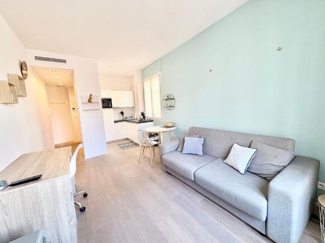 Location Appartement 1 pièce Meublé 23m² NICE 06000