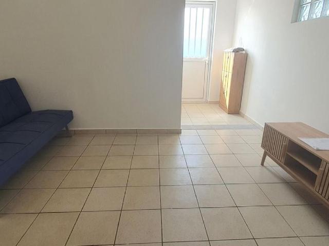 Location Appartement 1 pièce Meublé 23m² ST DENIS 97400