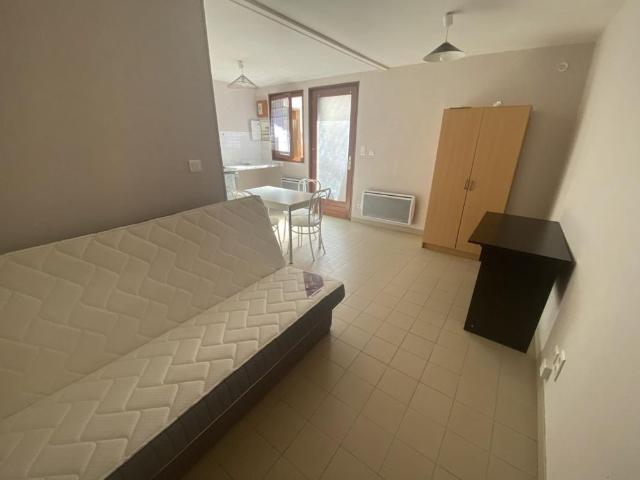 Location Appartement 1 pièce Meublé 20m² LE CREUSOT 71200