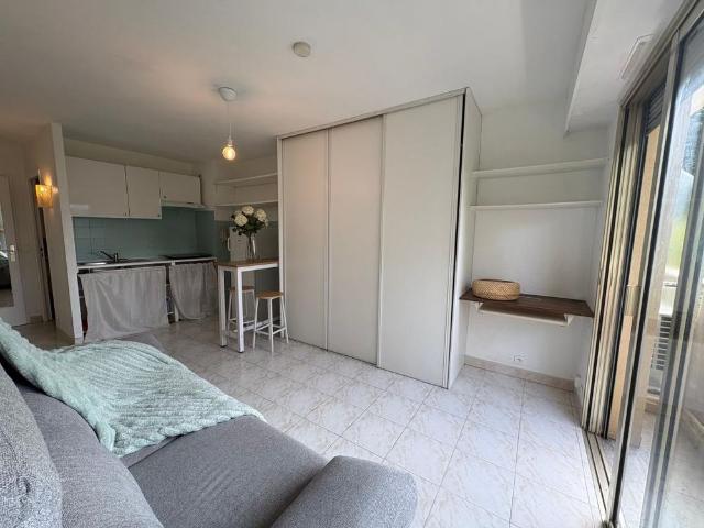 Location Appartement 1 pièce Meublé 21m² CAGNES SUR MER 06800