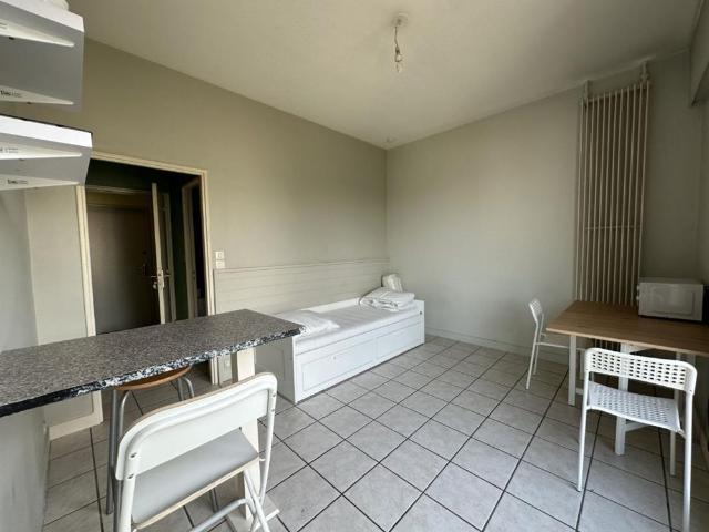 Location Appartement 1 pièce Meublé 21m² BLOIS 41000