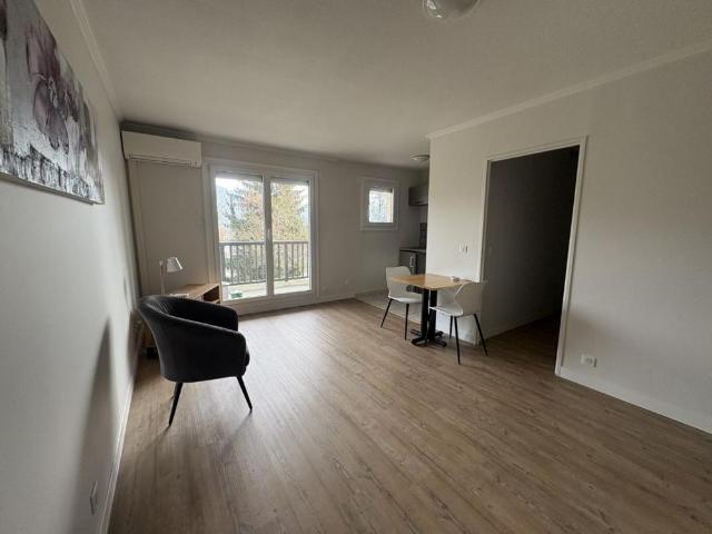 Location Appartement 1 pièce Meublé 32m² LA MOTTE SERVOLEX 73290