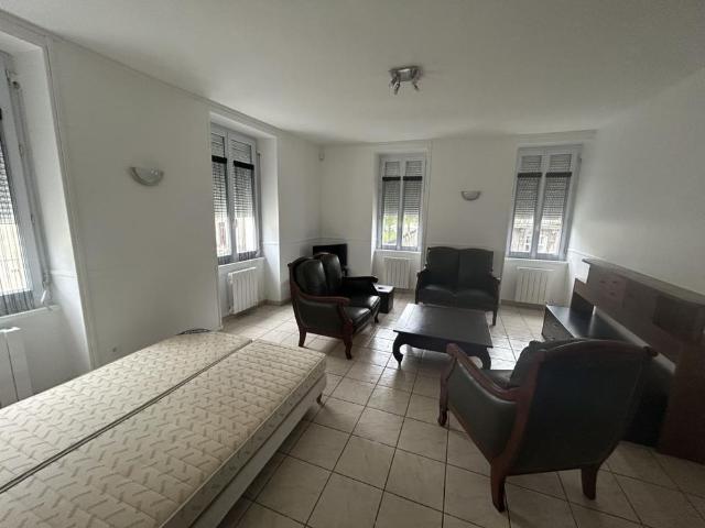 Location Appartement 1 pièce Meublé 35m² LE CREUSOT 71200