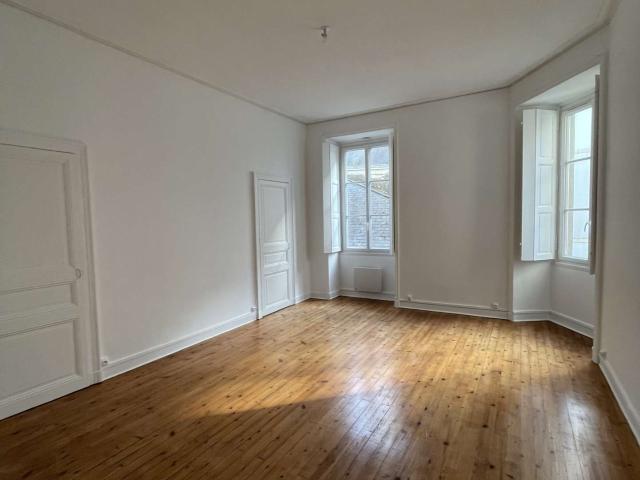 Location appartement 1 pièce Nantes Centre Ville 44