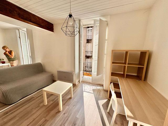 Location appartement 1 pièce Nantes Saint Clément Jardin des plantes 44