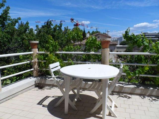 Location appartement 1 pièce Aix en Provence 13