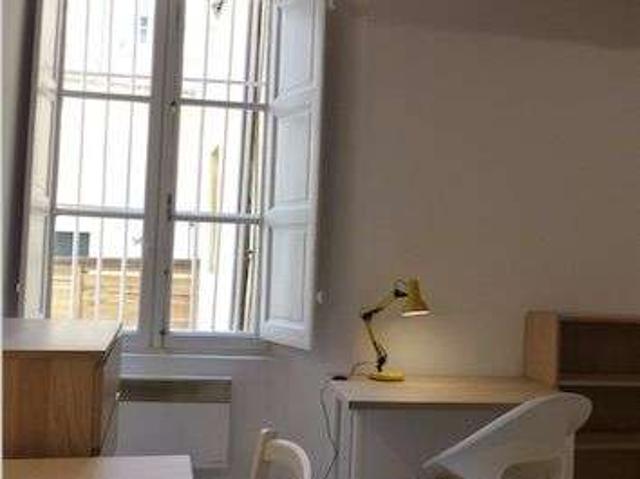 Location appartement 1 pièce Aix en Provence 13