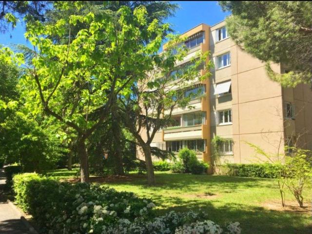 Location appartement 1 pièce Aix en Provence 13
