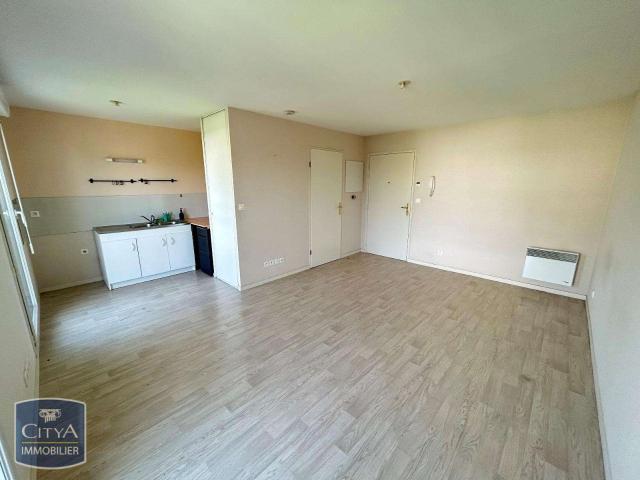 Location appartement 1 pièce Allonnes 72