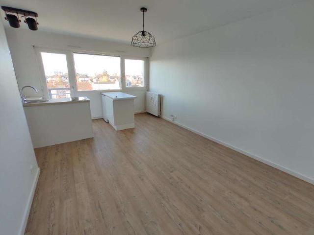 Location appartement 1 pièce Angers Saint Léonard Madeleine 49