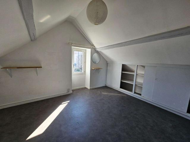 Location appartement 1 pièce Angers Saint Léonard Madeleine 49