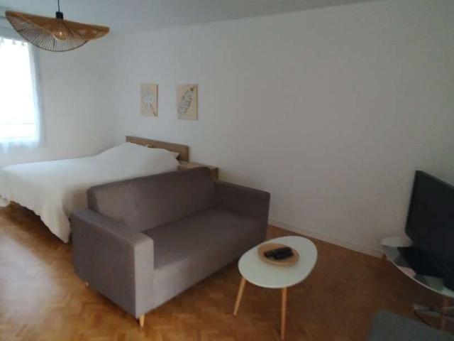 Location appartement 1 pièce Angers Saint Serge 49