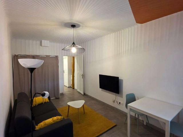 Location appartement 1 pièce Bédarrides 84