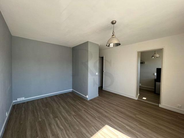 Location appartement 1 pièce Falaise 14