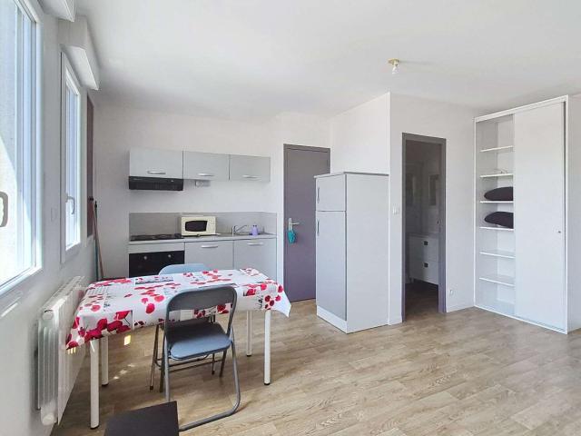 Location appartement 1 pièce La Roche Sur Yon Centre Ville 85