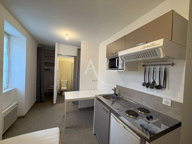 Location appartement 1 pièce La Roche Sur Yon Le Bourg Sous La Roche 85