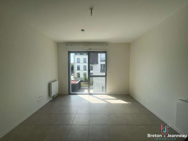 Location appartement 1 pièce Laval 53