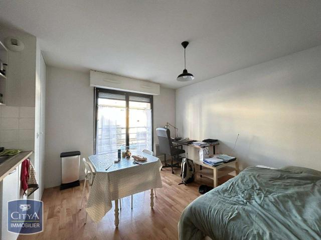 Location appartement 1 pièce Laval 53