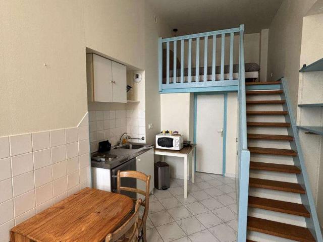Location appartement 1 pièce Laval 53