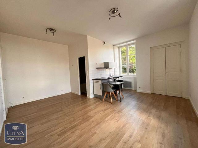 Location appartement 1 pièce Laval 53