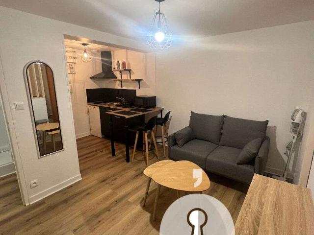 Location appartement 1 pièce Laval 53
