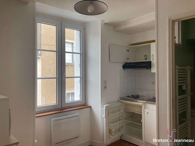 Location appartement 1 pièce Laval 53