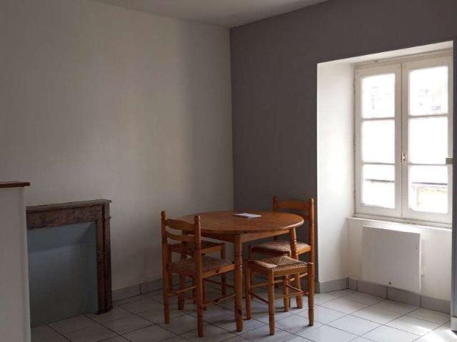 Location appartement 1 pièce Laval 53