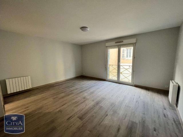 Location appartement 1 pièce Laval 53