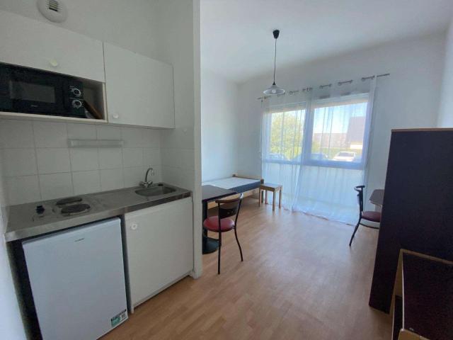 Location appartement 1 pièce Laval 53
