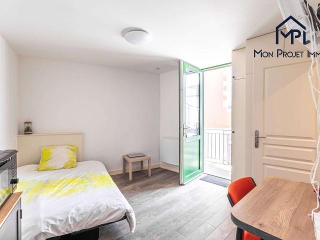 Location appartement 1 pièce Laval 53