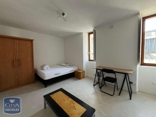 Location appartement 1 pièce Laval 53