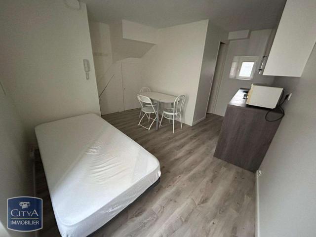 Location appartement 1 pièce Laval 53