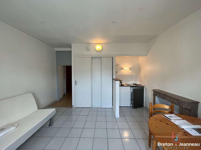 Location appartement 1 pièce Laval 53