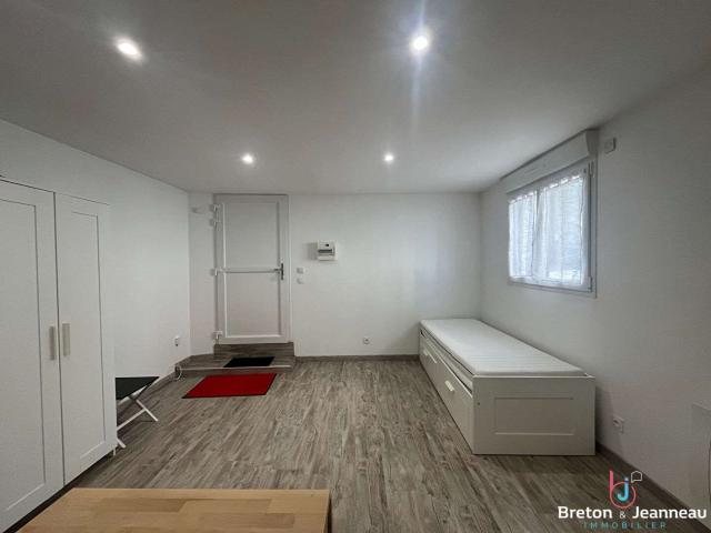 Location appartement 1 pièce Laval 53