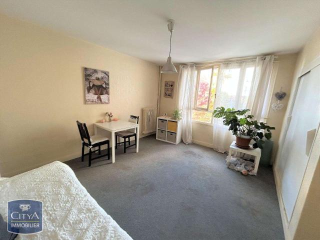 Location appartement 1 pièce Le Mans 72