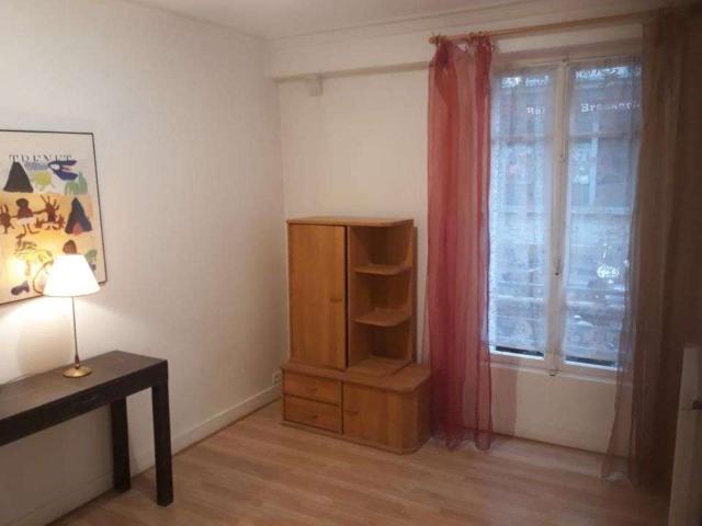 Location appartement 1 pièce Paris 18e 75