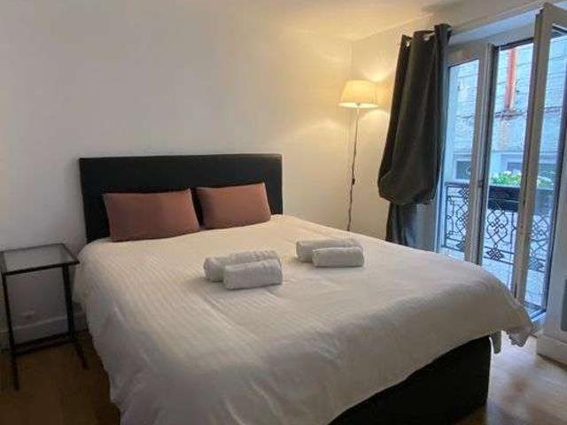 Location appartement 1 pièce Paris 18e 75